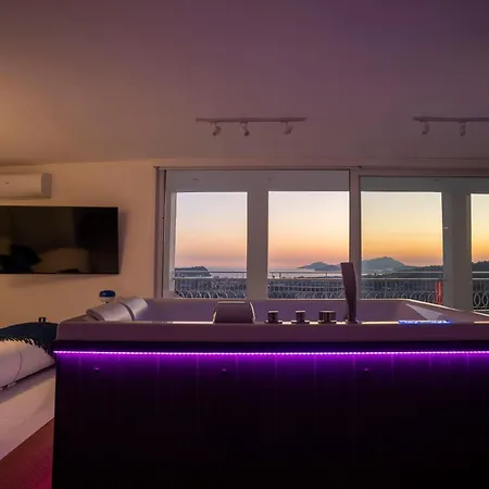 Caravaggio Luxury * Naples