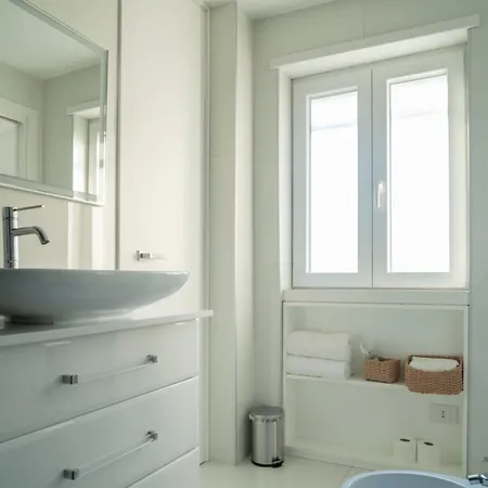 Caravaggio Luxury Apartment Naples